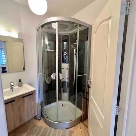 Le Neuvice - Place Du Marche, Quais, Bueren Apartment *